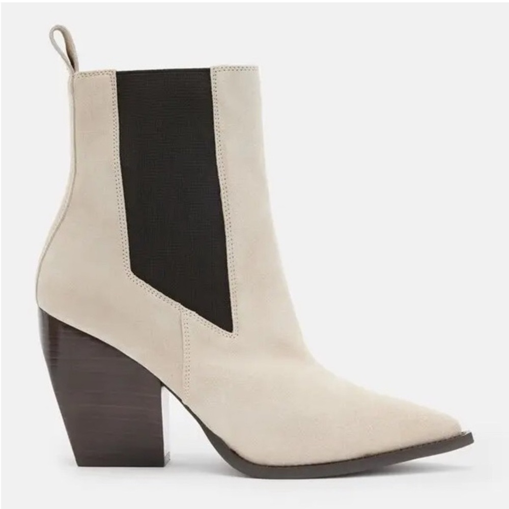 Elegant Cream Heeled Boots